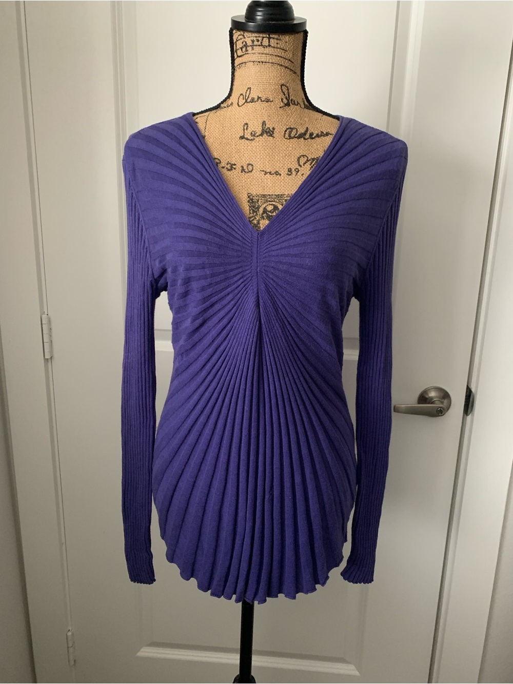 Tribal Purple Pleated Long Sleeve V-Neck Size L